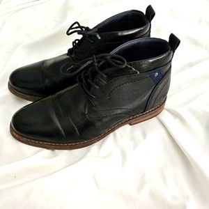 Freeman 1921 chukka boots mens 9.5 memory foam insoles